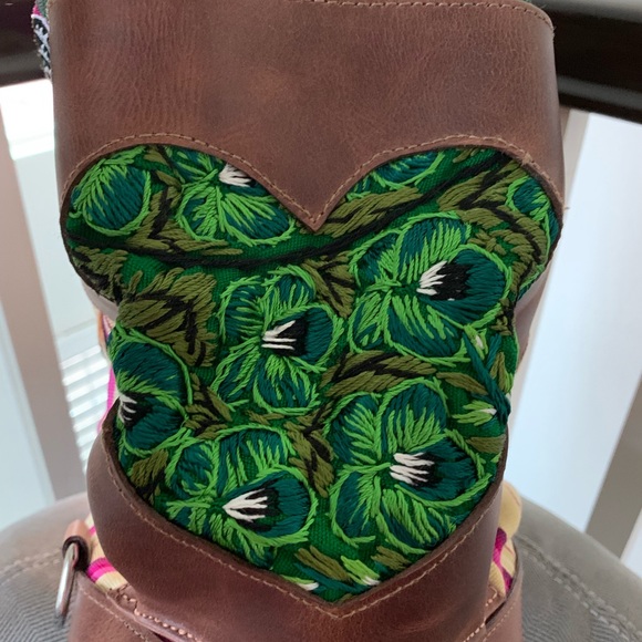 Large Handbag - Picture 5 of 6